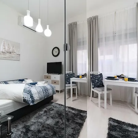 Deluxe Studio Apartment Portic, Self Check-In Zara Esterno foto